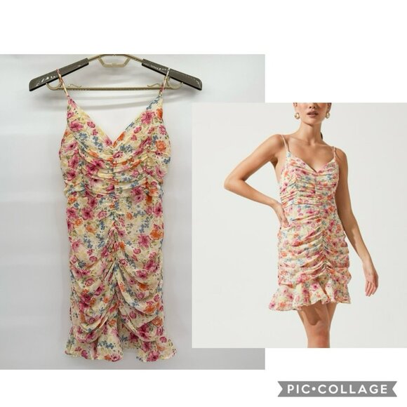 ASTR The Label Floral Ruched Mini Dress Sz M Adjustable Strap Ruffle Hem Smocked - Picture 1 of 9